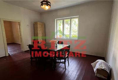 Casa/Vila garaj S= 185 mp, teren 416 mp, pretabila clini - 10