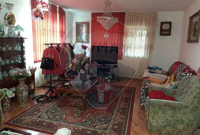 Casă individuală cu 7 camere cu Canalizare în Provița de Jos - 5