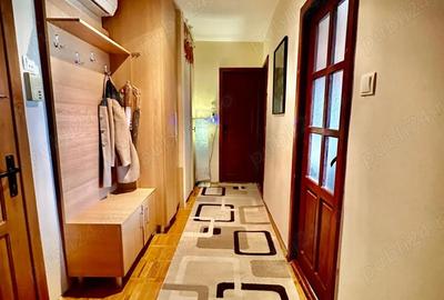 Apartament cu 2 camere, decomandat, pe Strada Cugir - 1