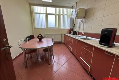 Spațiu comercial, de 645 mp, în Central - 9
