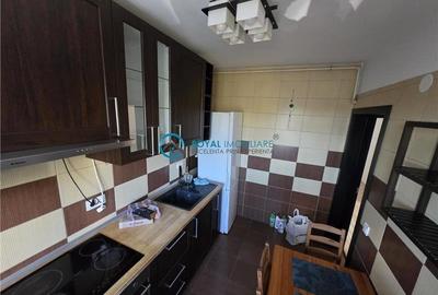 Royal Imobiliare - Vanzare apartament 3 camere zona 9 Mai - 12