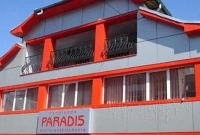 Spațiu comercial, de 2,200 mp, în Central - 9