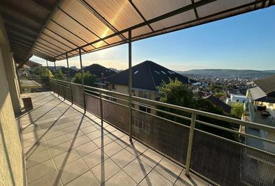 Penthouse cu 4 camere semidecomandat, mobilat în Andrei Mureșanu - 2