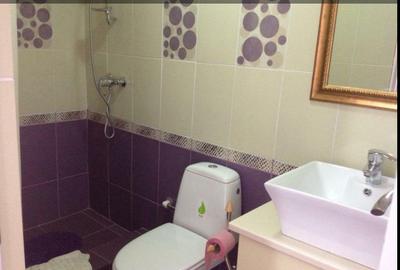Casă cu 8 camere cu Teren 240 Mp în Universitate - 13
