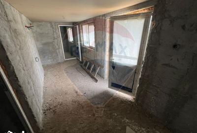 Casă cu 3 camere cu Teren 3094 Mp în Cotești - 9
