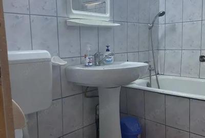 Apartament 3 camere vanzare zona Calea Rahovei etaj 5 vedere pe fata