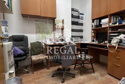 Spa?iu comercial de vanzare sau inchiriere zona Parangul, 77 mp - 1