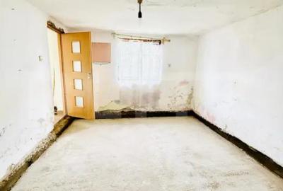 Casă cu 3 camere cu Teren 1900 Mp în Central - 8