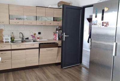 Casă cu 4 camere decomandat în 14 Mai - 1