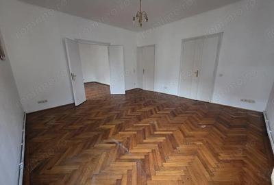 Apartament cu 3 camere decomandat în Central - 9