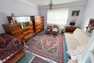 Casă cu Teren 1379 Mp în Central - 2
