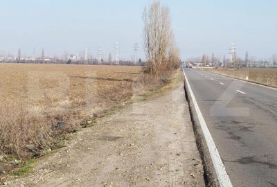 Teren de 60600 mp, în Central - 3