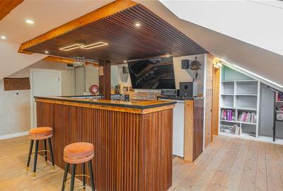 Casă cu 10 camere cu Canalizare în Central - 15