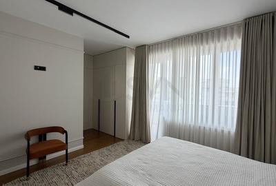Apartament cu 3 camere semidecomandat, mobilat în 13 Septembrie - 18