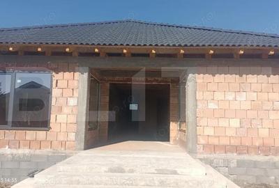 Casă cu Teren 600 Mp în Central - 1