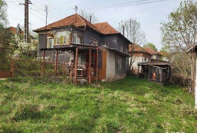 Casă cu 4 camere cu Teren 1000 Mp în Central - 6