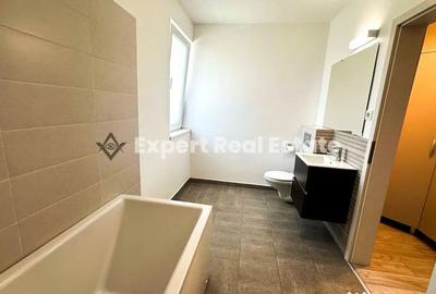 Casă cu 4 camere cu Teren 300 Mp în Central