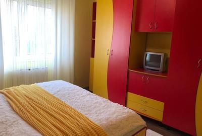 Apartament cu 3 camere decomandat în Zărnești - 1