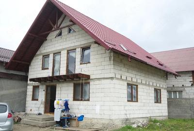 Casă cu 4 camere cu Teren 600 Mp în Central - 3
