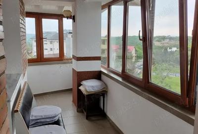 Apartament cu 3 camere semidecomandat în Central