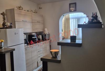 Apartament cu 2 camere în CET - 5
