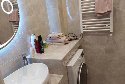 Garsonieră decomandată în Tei