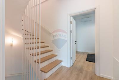 Casa / Vila in Tunari cu 4 camere de vanzare, ansamblu rezidential - 14