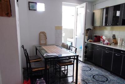 Apartament 3 camere Cisnadie sud est