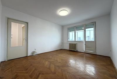 Apartament cu 3 camere semidecomandat în Punctele Cardinale - 1