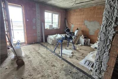 Duplex cu 4 camere cu Canalizare în Urseni - 7