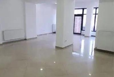 Spațiu comercial, de 90 mp, în Central - 4