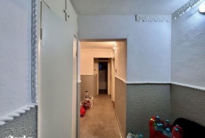 Apartament cu 3 camere decomandat în 9 Mai - 16