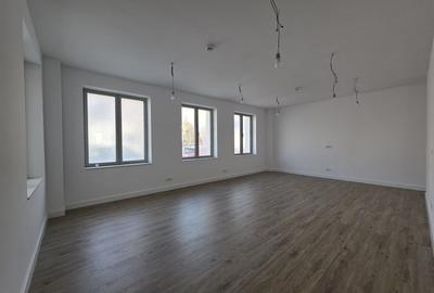 Apartament cu 3 camere decomandat, mobilat în P-ța Universității - 15
