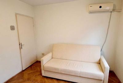 Apartament cu 3 camere semidecomandat în Girocului - 1