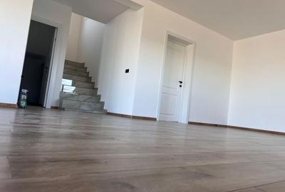 Casă cu 4 camere în Central - 7