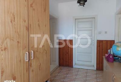Casă cu 3 camere decomandat în Cisnădioara - 12