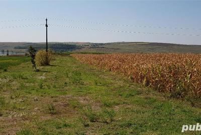 Teren de 5500 mp, în Central - 1