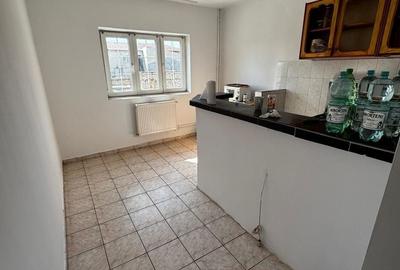 Casă individuală cu 8 camere cu Canalizare în Ultracentral - 16