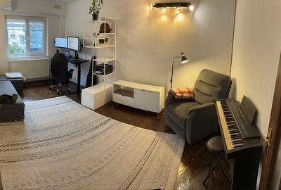 Apartament cu 3 camere decomandat în Central - 1