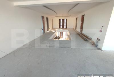 Casă cu 6 camere cu Teren 2000 Mp în Rădăuți - 4