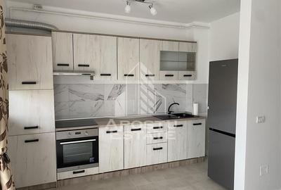 Apartament de inchiriat cu 2 camere, loc de parcare,bloc nou