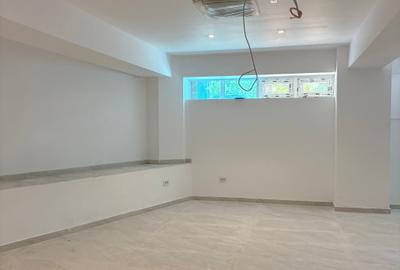 Unirii, sp.comercial, 100mp, demisol, pretabil salon/spa, birouri, 1500Euro/luna Unirii, sp.comercial, 100mp, demisol, pretabil salon/spa, birouri, 1500Euro/luna - 3