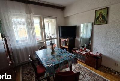 Apartament cu 2 camere decomandat în Central - 3