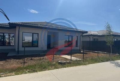Casă cu 3 camere cu Canalizare în Cârcea - 6