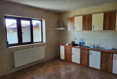 Casă cu 4 camere în Sarichioi - 3