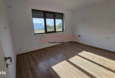 Casă cu 4 camere cu Teren 70 Mp în Central - 2