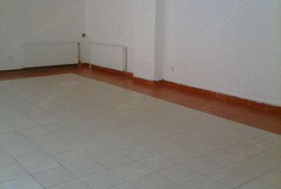 Spațiu comercial, de 92 mp, în Central - 7