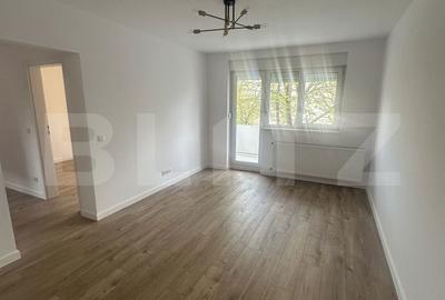 Apartament cu 3 camere semidecomandat în Micro 15