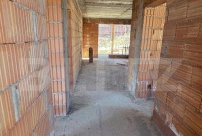 Casa la rosu de vanzare, 3 camere, 109 mp, 5 ari teren, Bist - 1