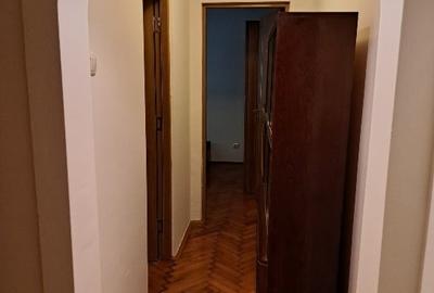 Apartament cu 3 camere semidecomandat, mobilat în Circumvalațiunii - 7